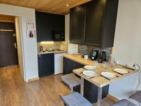 Studio confortable proche ESF - Balcon exposé ouest - FR-1-266-237